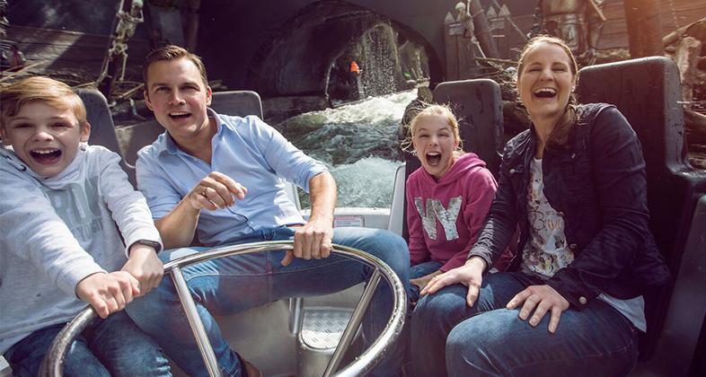 Mit der ganzen familie in den movie park Germany