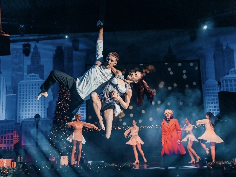 Showprogramm Bild mit zwei Menschen