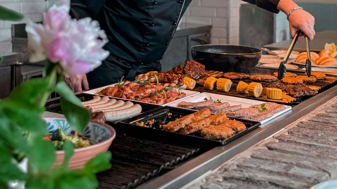 Chef grilling food for a BBQ event at Movie Park Germany